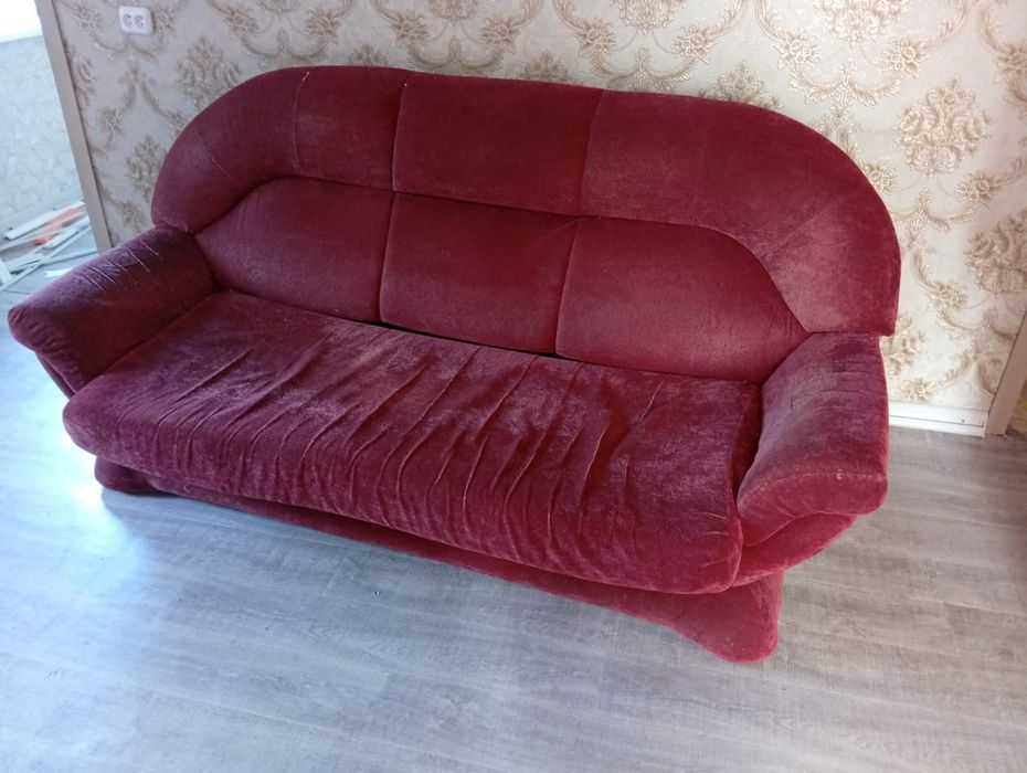 Отдам даром диван