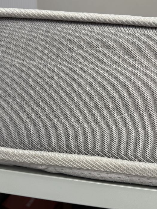 Срочно продам матрас двуспальный 180х2,