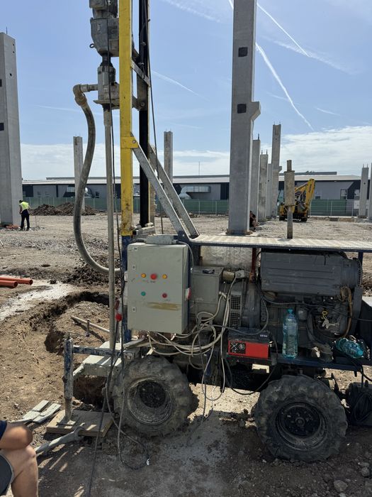 FORAJE PUTURI APĂ 40-100m Mecanizate/ Denisipari