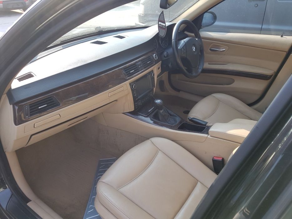 БМВ Е90 2.0 бензин На Части Десен волан BMW E90