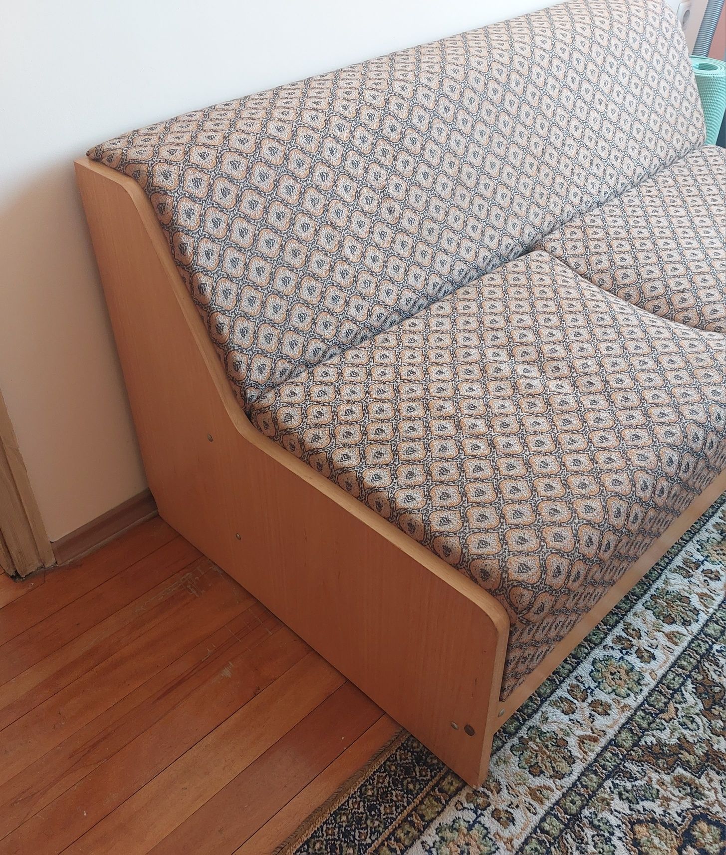 Разтегателен диван 160/86/80см гр. Троян • OLX.bg