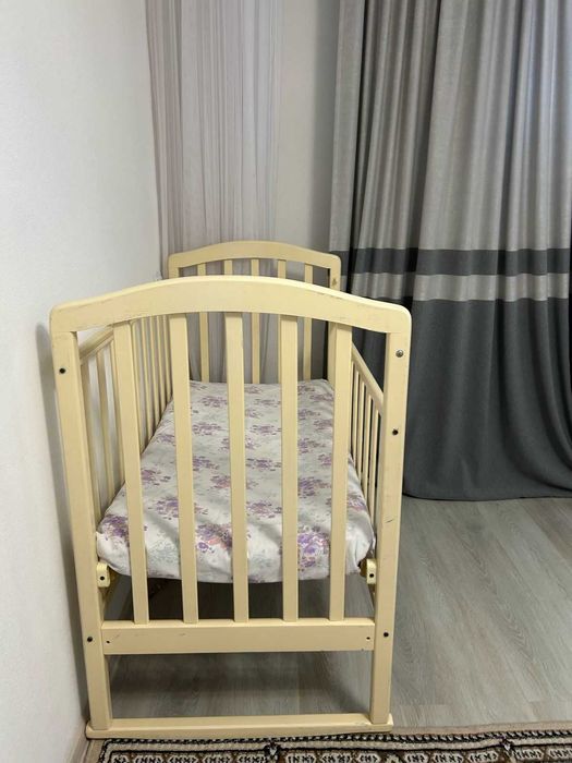 Продам детскую кровать качку.