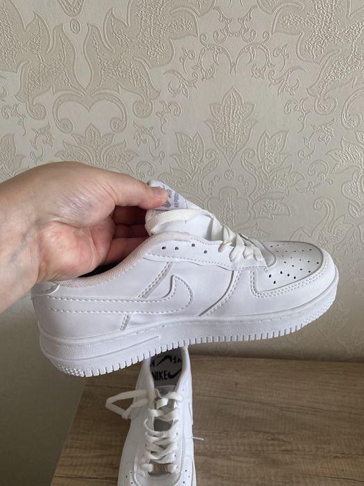 Кроссовки 40р для девочек и мальчиков