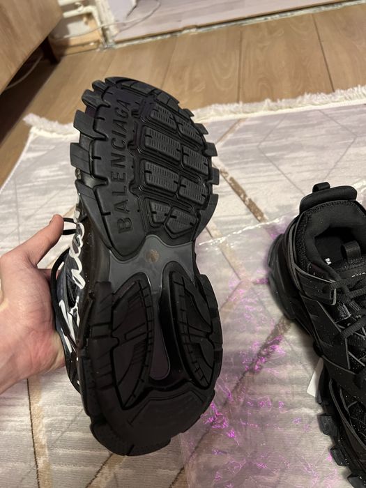 Balenciaga track