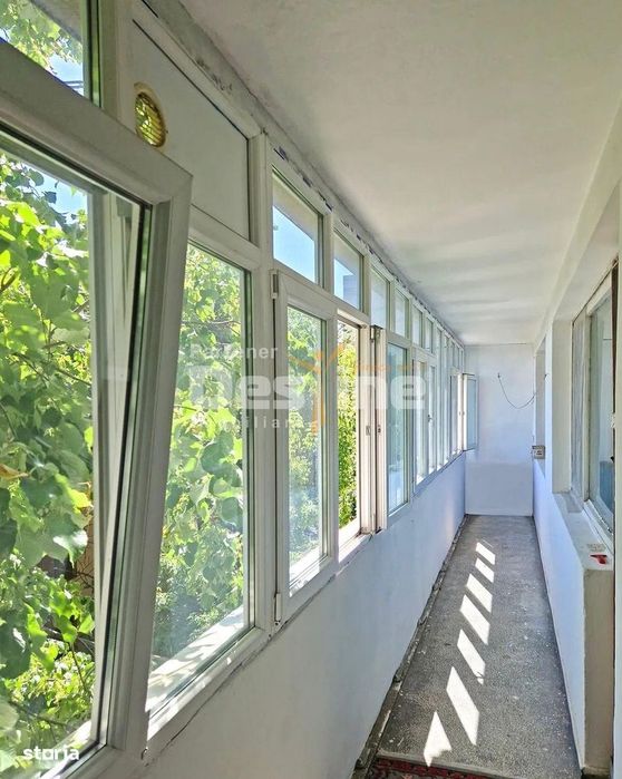 Apartament 3 Camere Semidecomandat