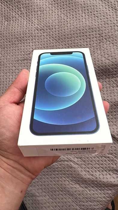 Продавам iPhone 12