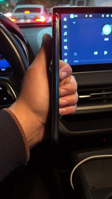 Продаю телефон Vivo v2027