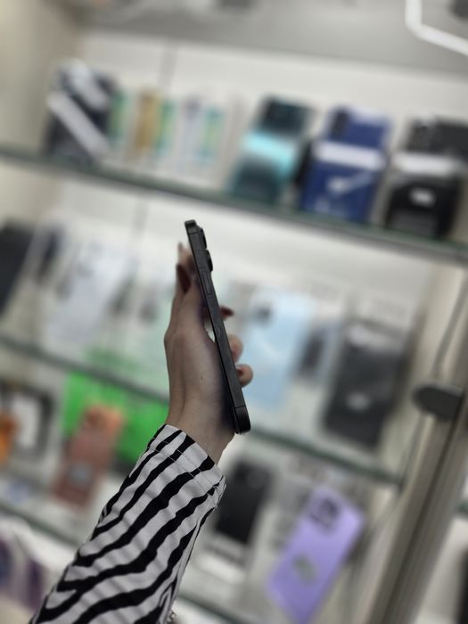 Humor GSM oferă spre vânzare / iPhone 15 Pro Max / 256 GB / Black / Baterie 86% / Garanție 12 luni / Rate