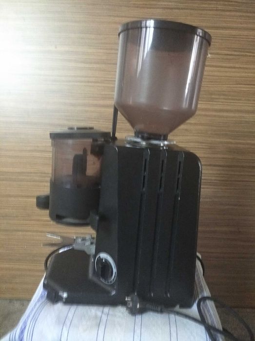 Професионална кафемелачка