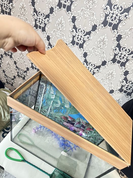 Продам аквариум для рыбок.