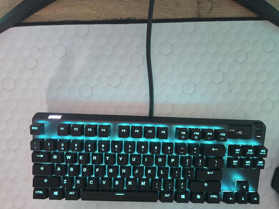 Tastatura steelseries apex 7 tkl