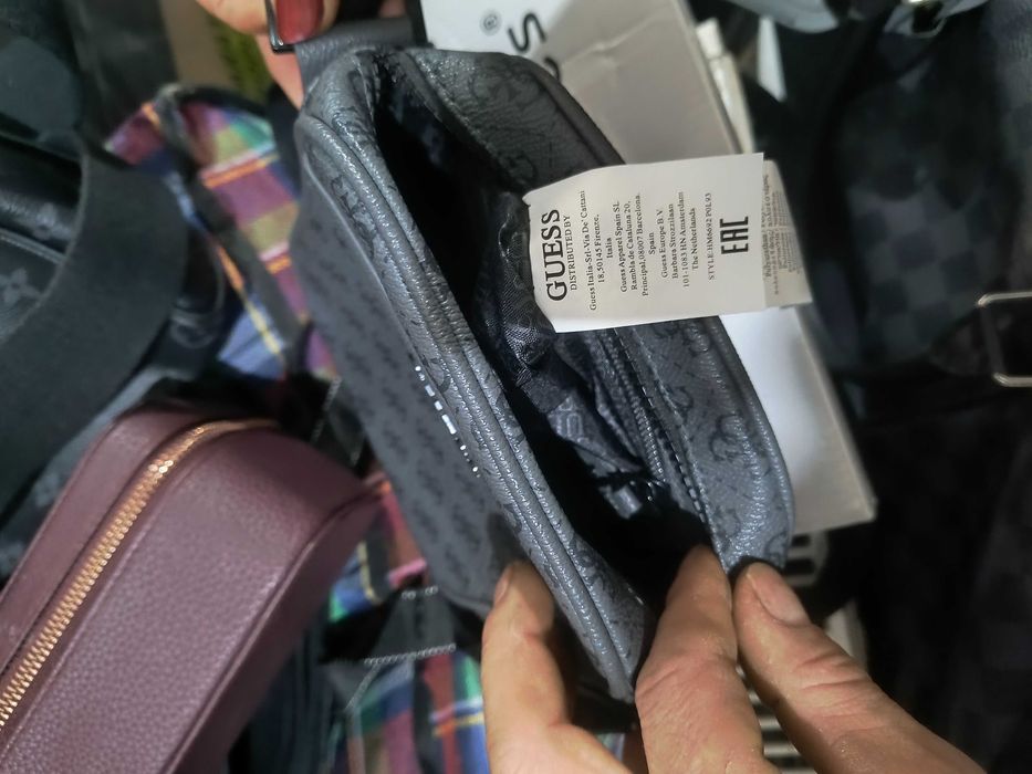 Gentuță GUESS de vanzare