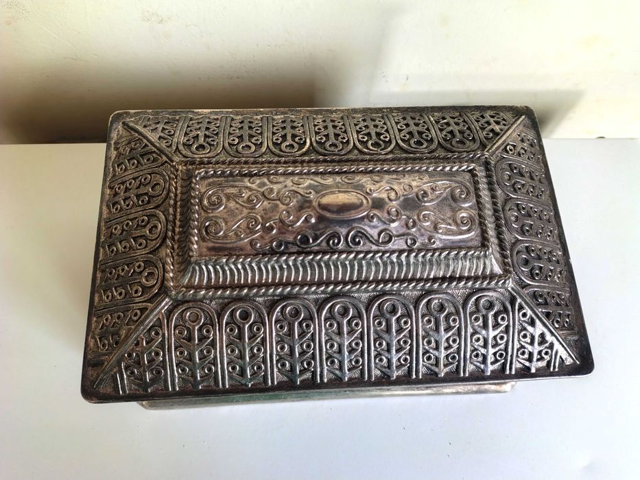 Страхотна Стара Посребрена Кутия За Бижута