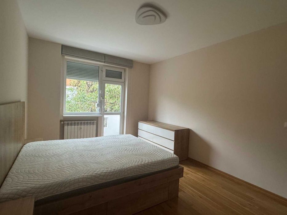 Дава се под наем Четиристаен апартамент в София, Оборище - 86 кв.м за 1240 € - Снимка #5