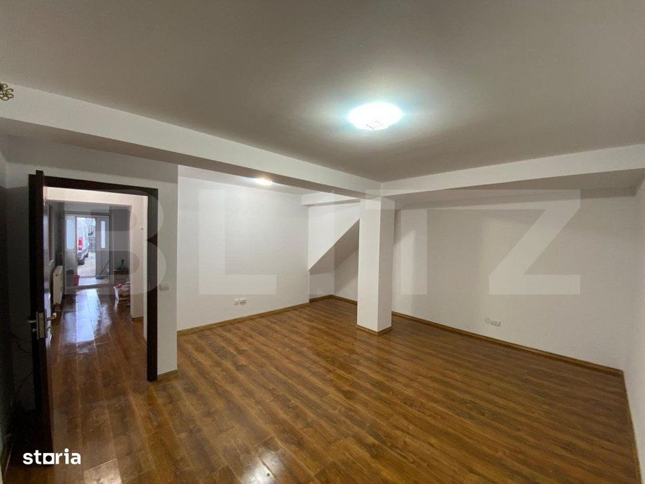 Casa P + 1, 4 camere, 117 mp, teren 261 mp, Rovine