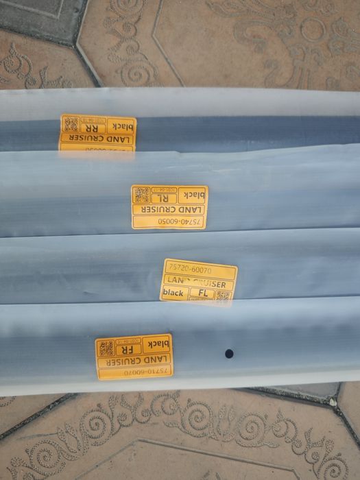 Молдинг двери уплотнитель стекла Land Cruiser 200