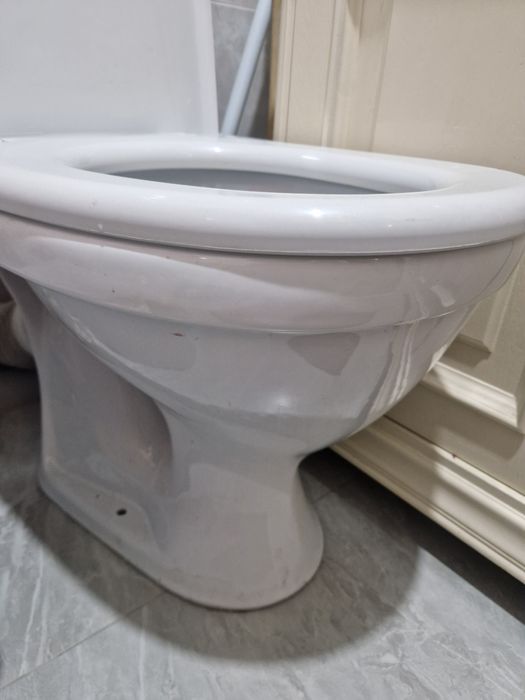 Унитаз б/у белый