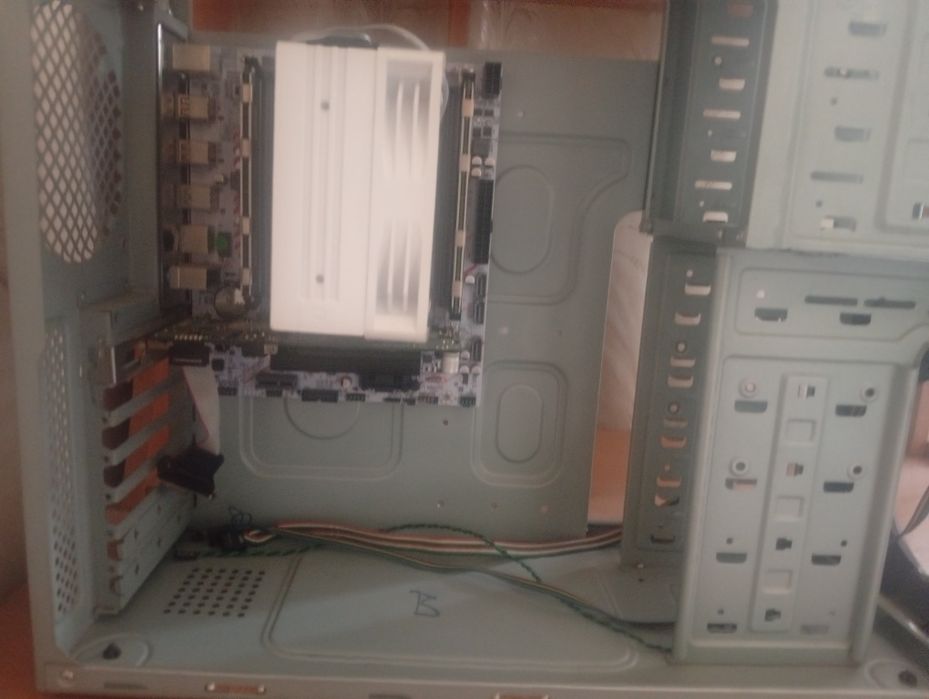 Комплект x99 ddr3, 32gb 1600, zeon e5 2673 v3, gt9400