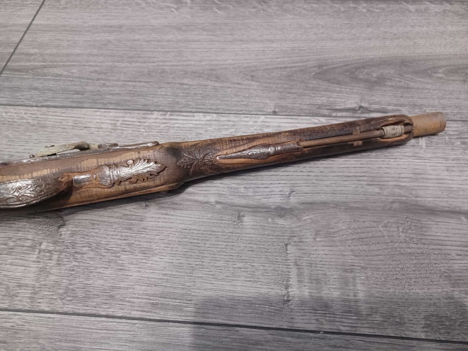 Стар капсулен пищов