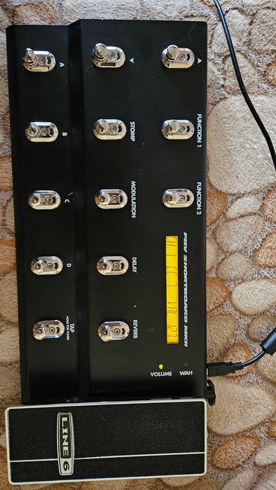 Продавам Line 6 FBV Shortboard MKII Фут контролер, Футсуич