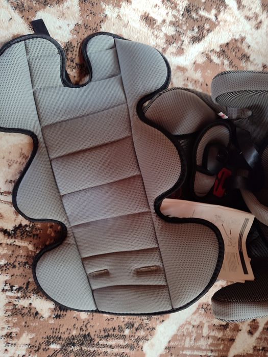 Продам новое детское автокресло