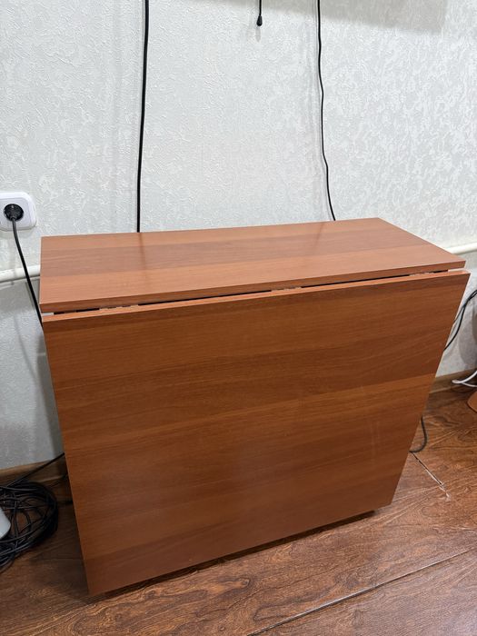 Стол книжка продаю недорого