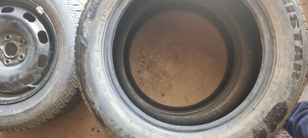 Vand anvelope  de iarna si ojanta cu anvelopa vara