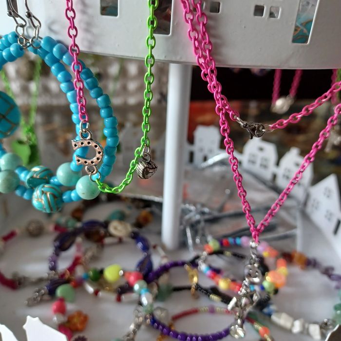 Lot bijuterii handmade 100 buc