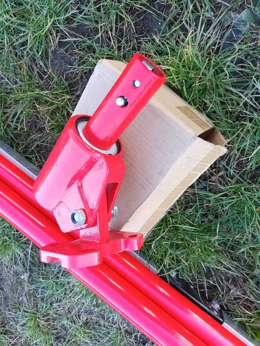 Gletieră mare pentru beton (cunoscută și sub numele de bull float)