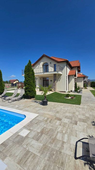 Vilă cu piscină PREMIUM ,1700m2teren ,LUX