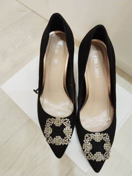 Продам нарядные туфли