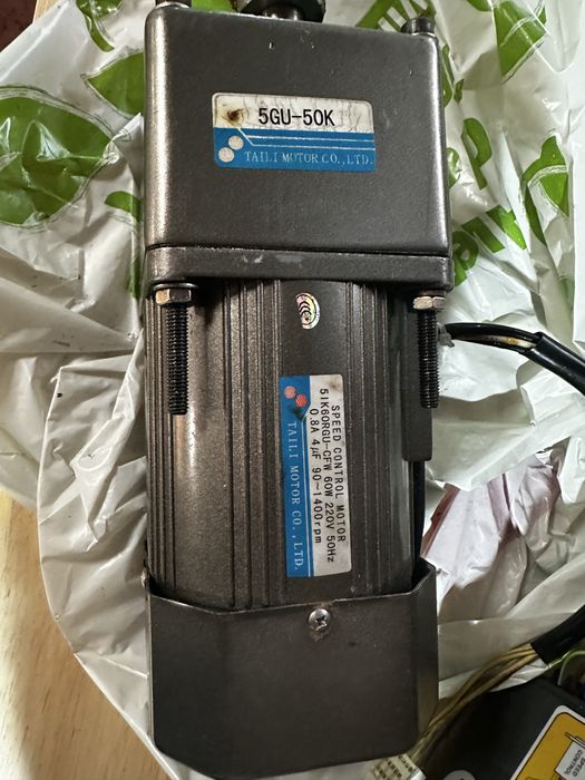 Motor electric cu reductor, AC monofazat 60w, 220 V Cu regulator de turatie