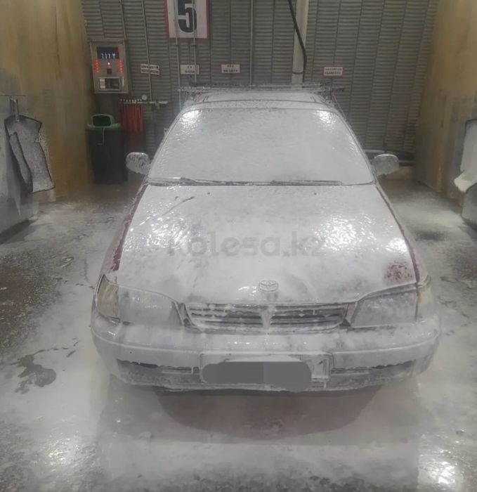 Продам Карину Е на ходу