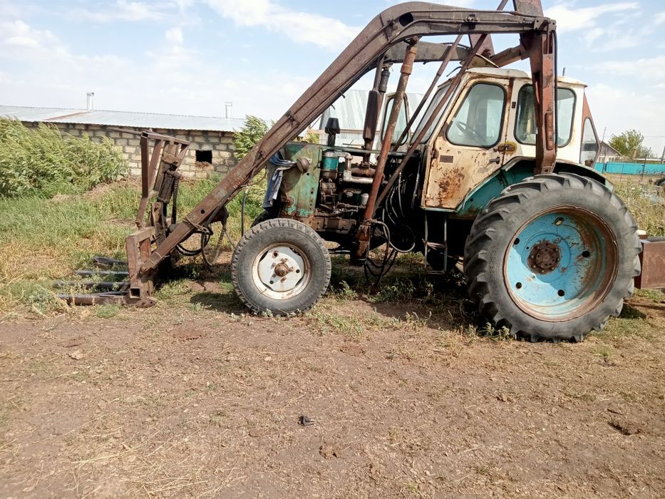 Подам  два  ЮМЗ 6