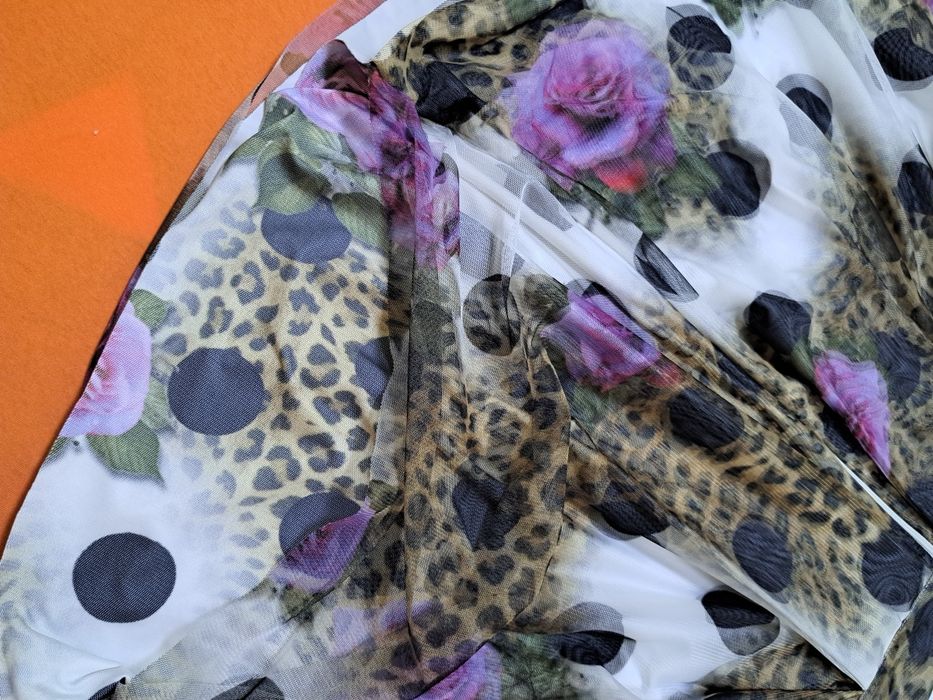 Кокетна рокля на Луси