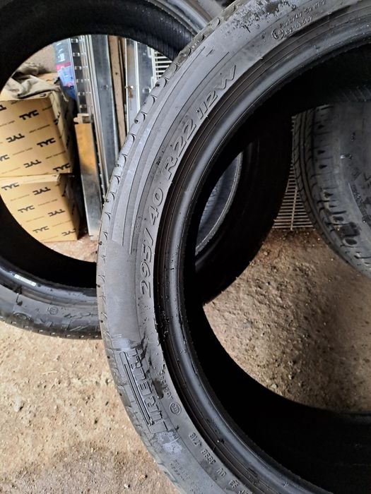 Продавам гуми пирели 295/40/22  1200лв.