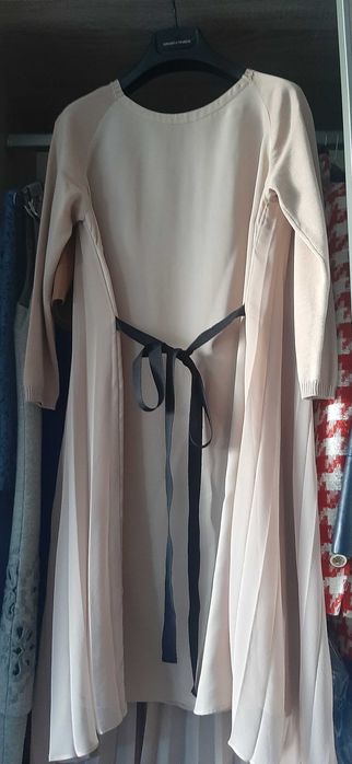 Елегантна нежна рокля Max&Co.