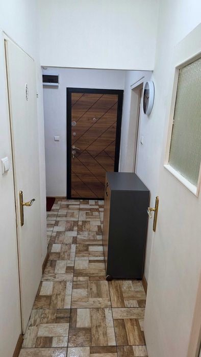 Отдава под наем едностаен апартамент в ж.к. "Люлин 5"