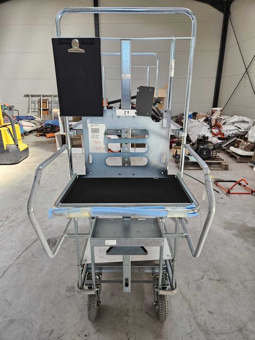 Carucior cu rafturi  etajat