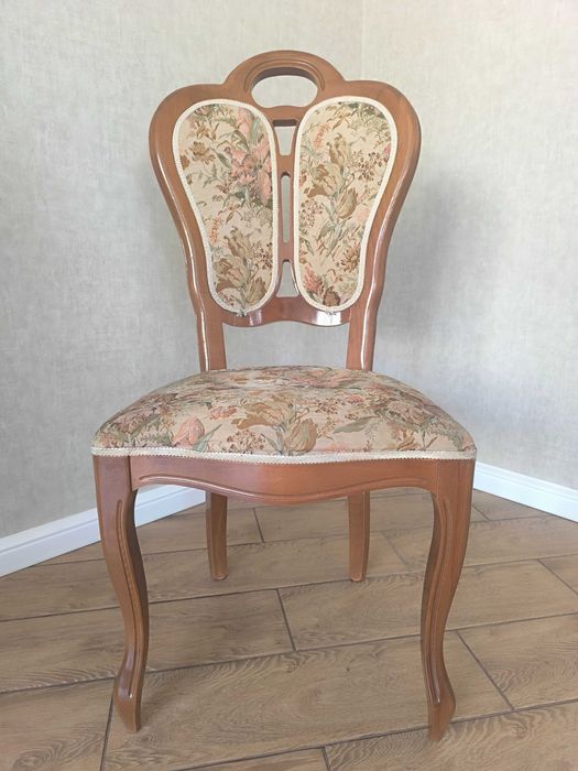 Продам стулья деревянные бу