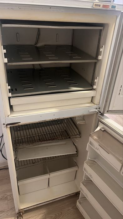 Холодильник 5 000тг