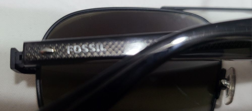 Ochelari de soare fossil