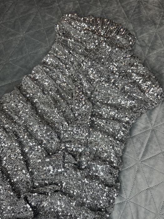 Ефектна рокля Zara