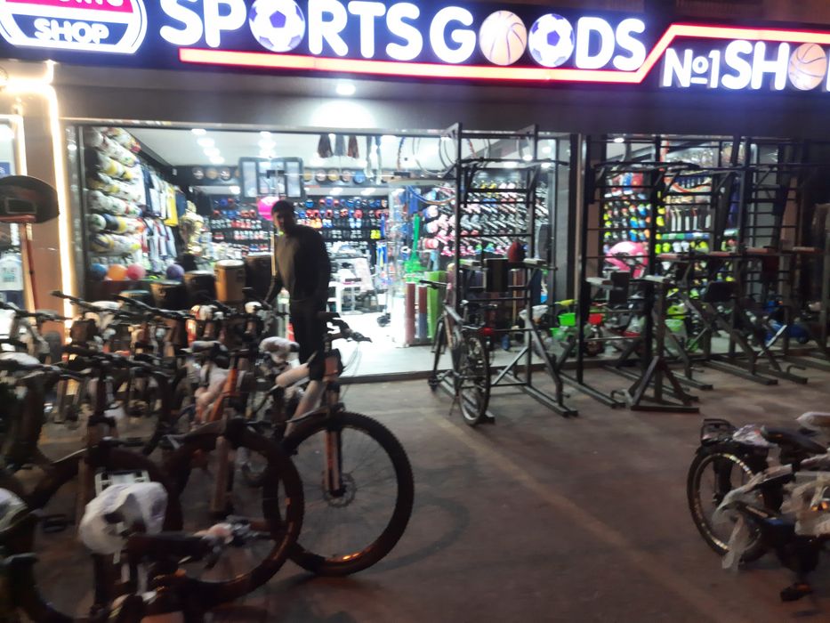 Magazin sotiladi arendasi 1500$