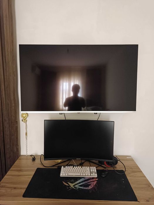 Televizor sotiladi Rosso 55 dyumlik Smart tv 12 4k 128ghz