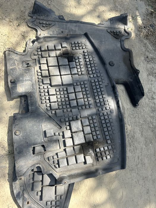 Кори под мотора BMW E60/61 Ръчка!