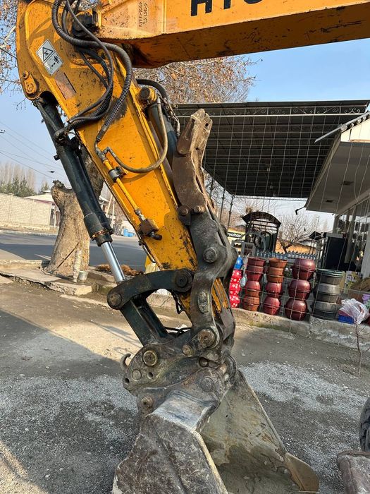Экскаватор Хундай. Ekskavator hundai
