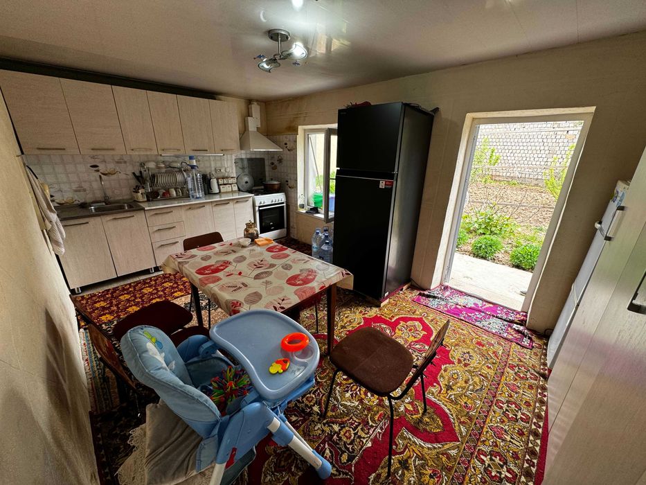 Nazarbek, Turkistonda uy sotiladi