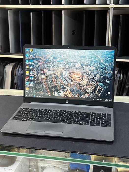 HP 255 G8 Amd R5-5500U DDR4 8GB SSD 265GB 15'6 FHD IPS