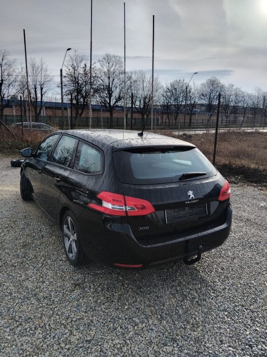 Peugeot 308 / an 2015 / 1.2 benzina / Euro 6